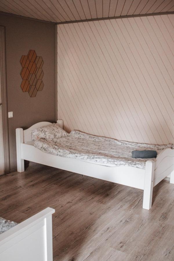 Rabbit Hotel Raiskums Ngoại thất bức ảnh