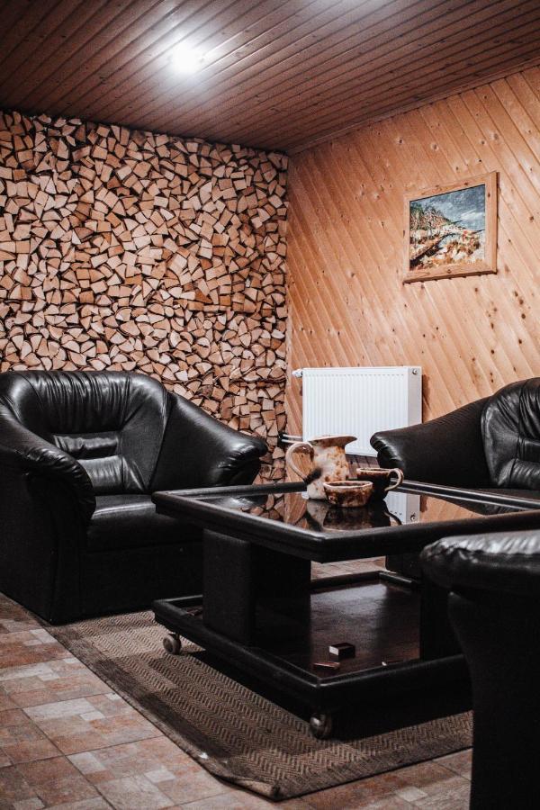 Rabbit Hotel Raiskums Ngoại thất bức ảnh